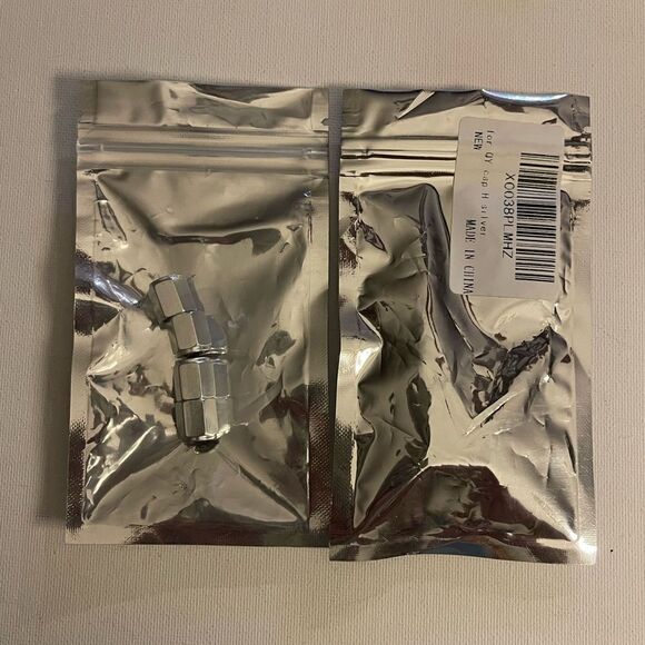 Kia valve stem caps in silver set of 4 NWT - Picture 4 of 4